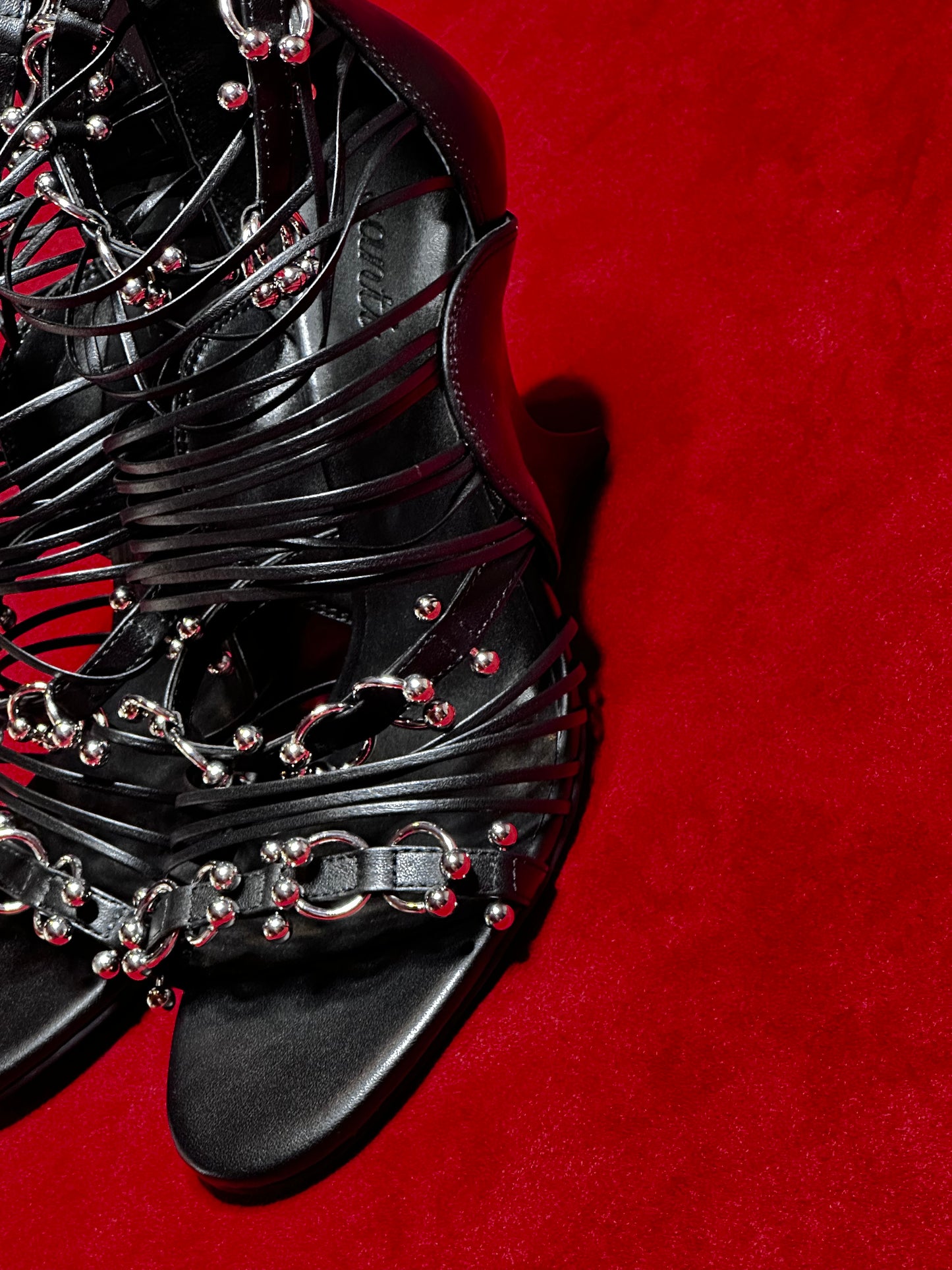 BLACK MAVERICK HEEL